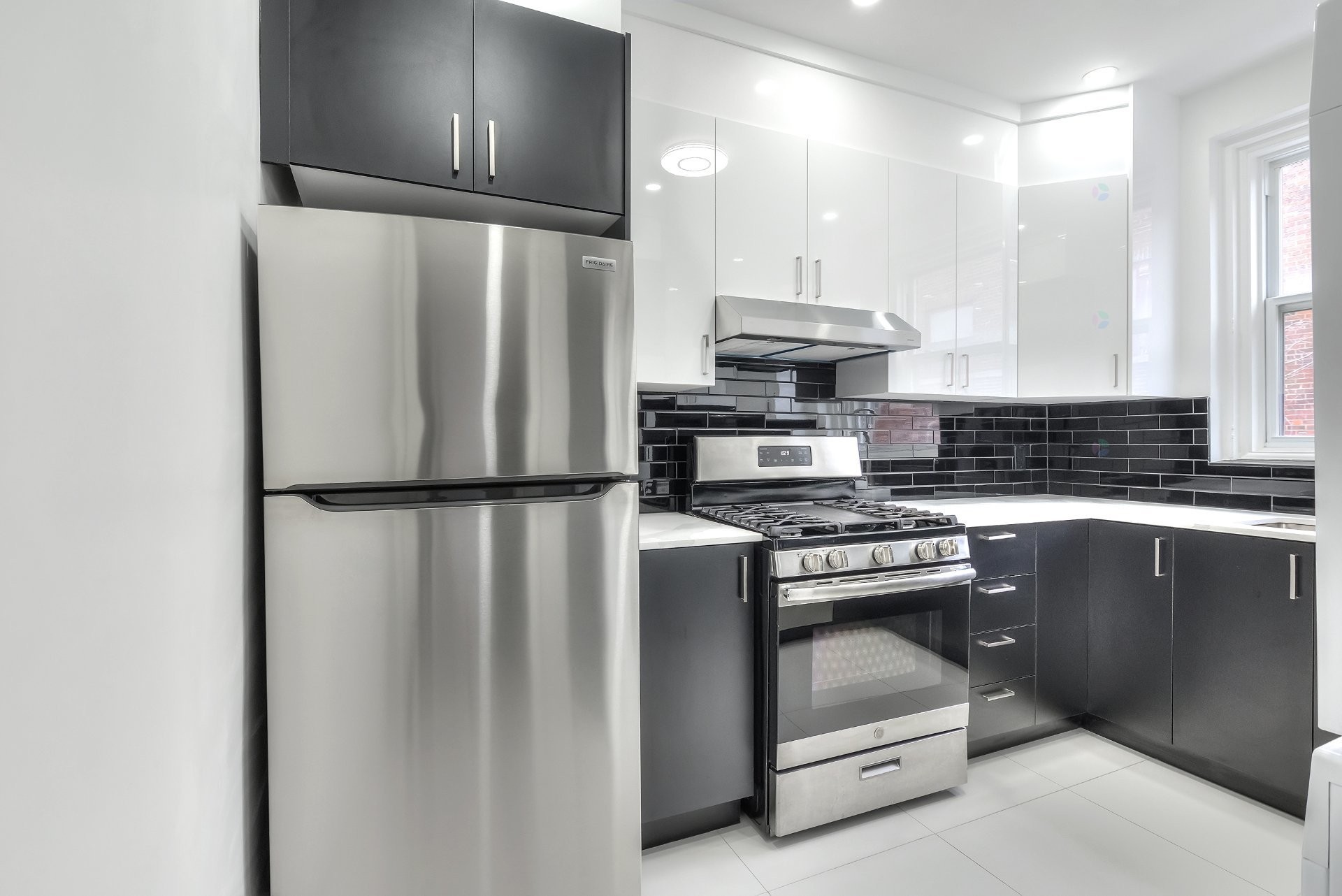 Cuisine - 38-4855 Ch. Queen-Mary, Montréal (Côte-Des-Neiges/Notre-Dame-De-Grâce), QC - Indoor Photo Showing Kitchen With Upgraded Kitchen