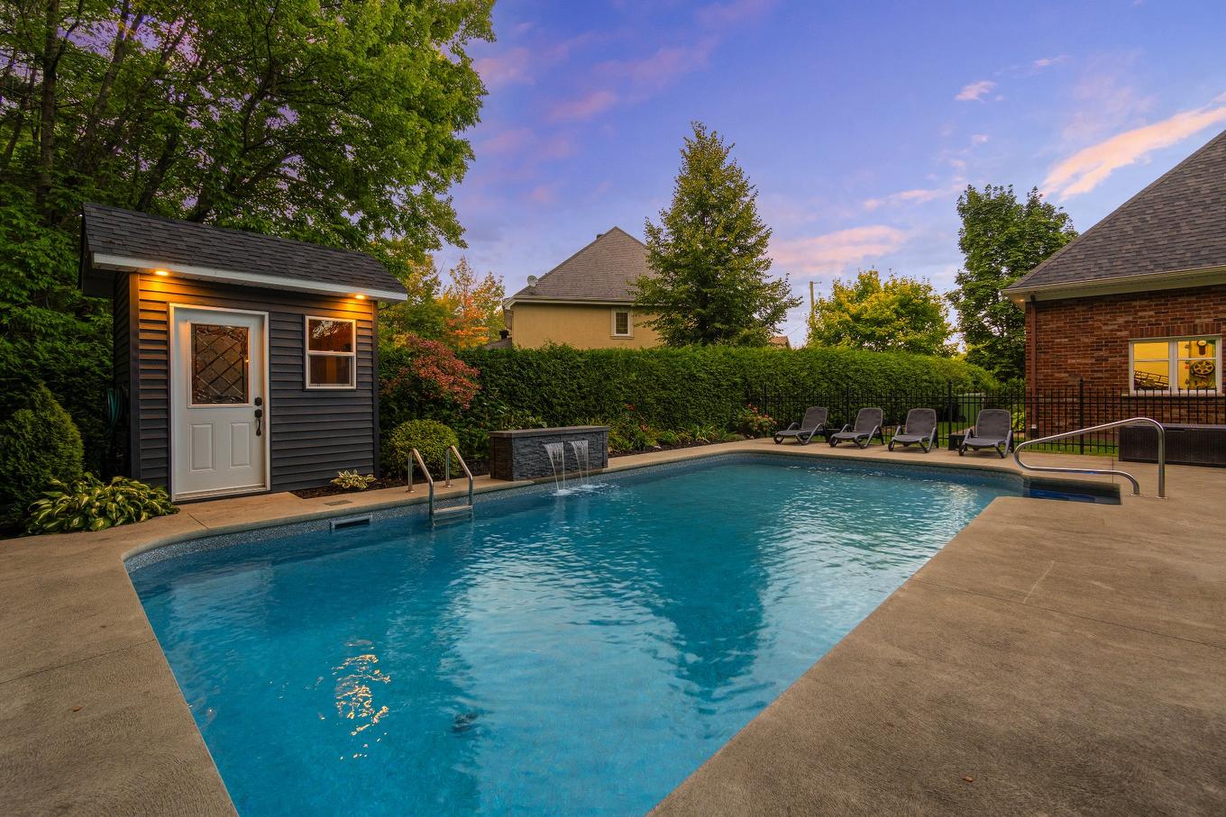 Pool - 3223 Rue Alfred-Desrochers, Sherbrooke (Les Nations), QC - Outdoor With In Ground Pool With Backyard