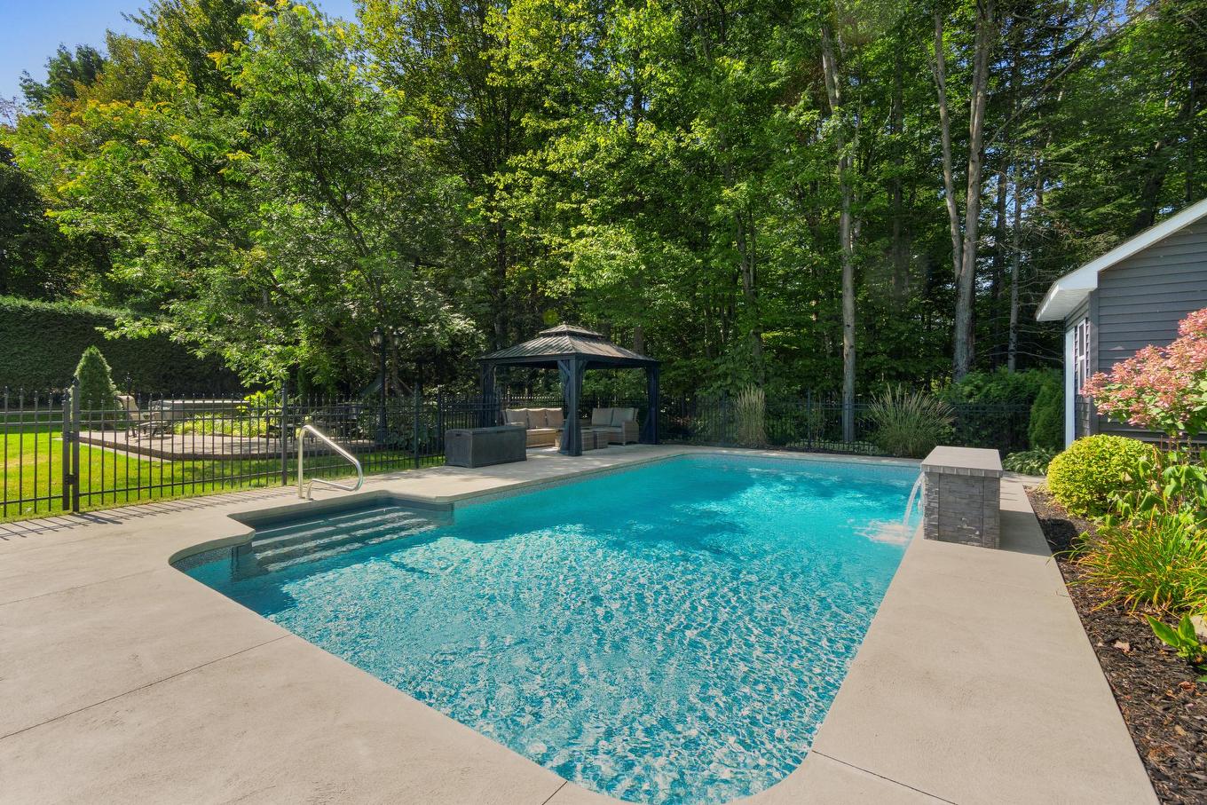 Pool - 3223 Rue Alfred-Desrochers, Sherbrooke (Les Nations), QC - Outdoor With In Ground Pool With Backyard