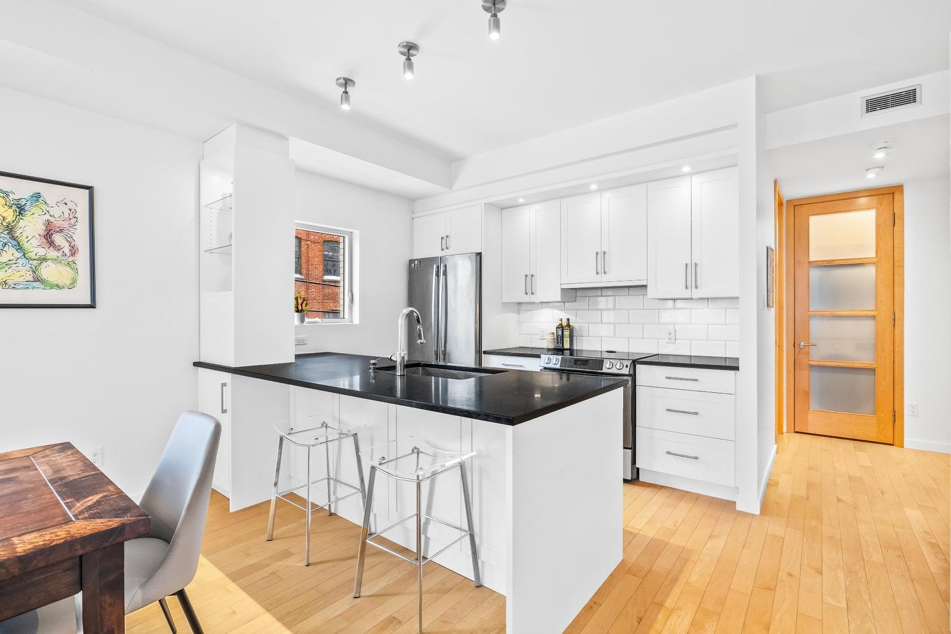 Cuisine - 3-3741 Rue St-Ambroise, Montréal (Le Sud-Ouest), QC - Indoor Photo Showing Kitchen With Upgraded Kitchen