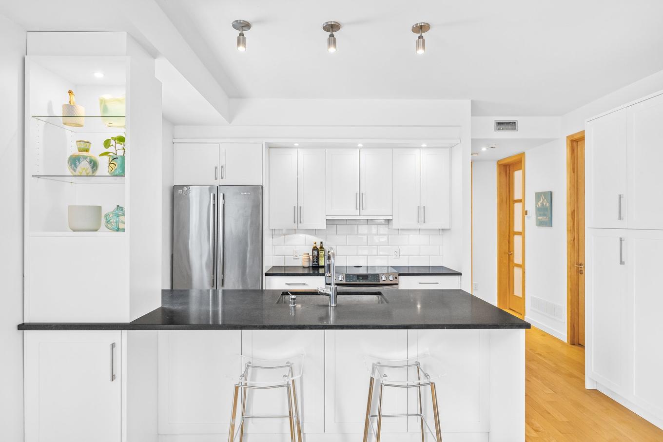 Cuisine - 3-3741 Rue St-Ambroise, Montréal (Le Sud-Ouest), QC - Indoor Photo Showing Kitchen With Upgraded Kitchen