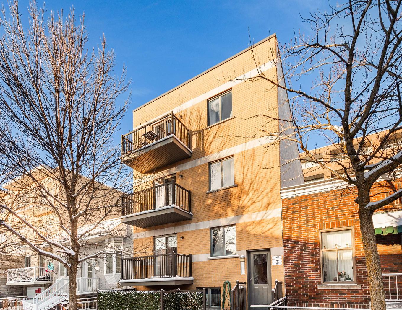 Façade - 7089 Rue Durocher, Montréal (Villeray/Saint-Michel/Parc-Extension), QC - Outdoor