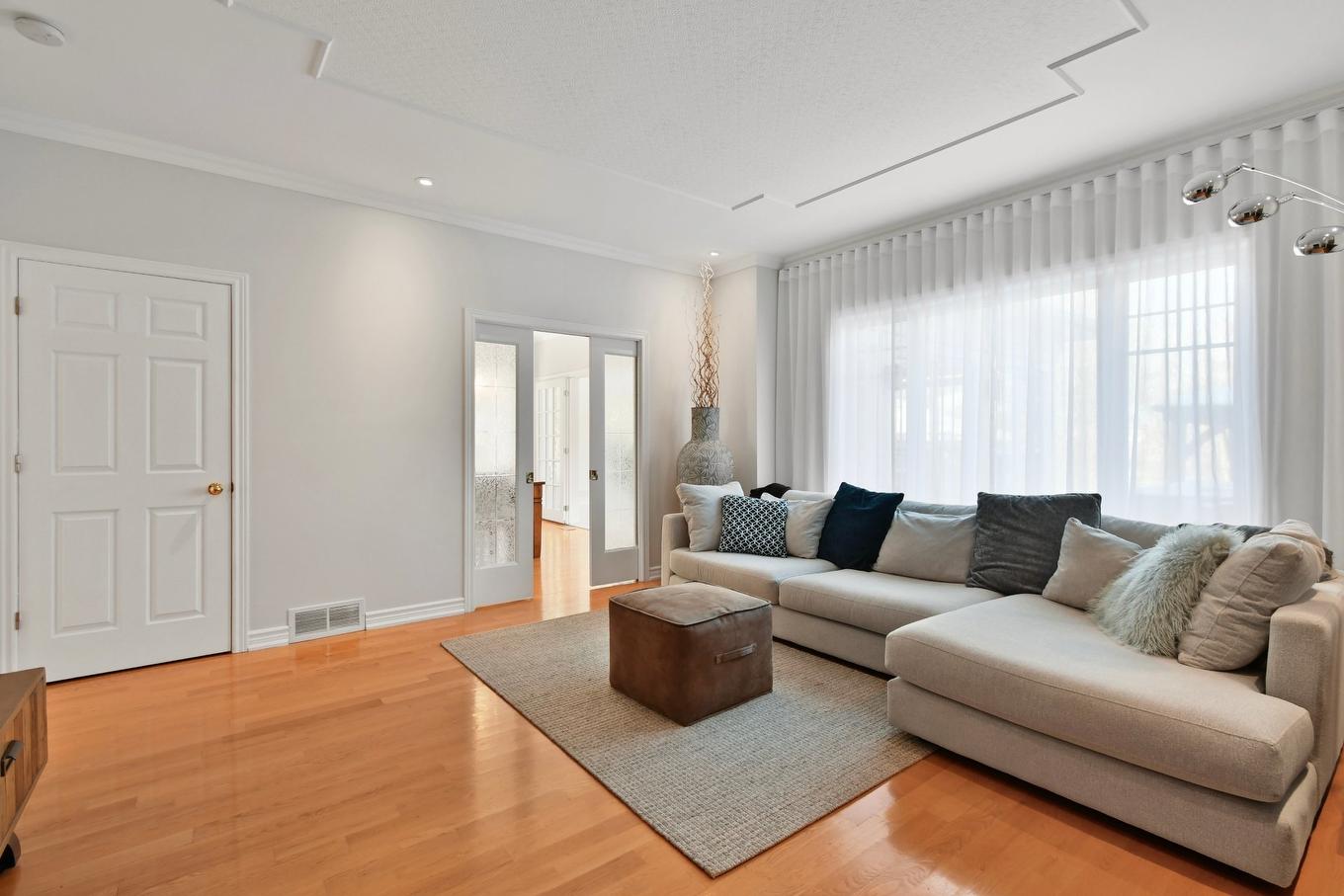 Living room - 155 Rue Des Hérons, La Prairie, QC - Indoor Photo Showing Living Room