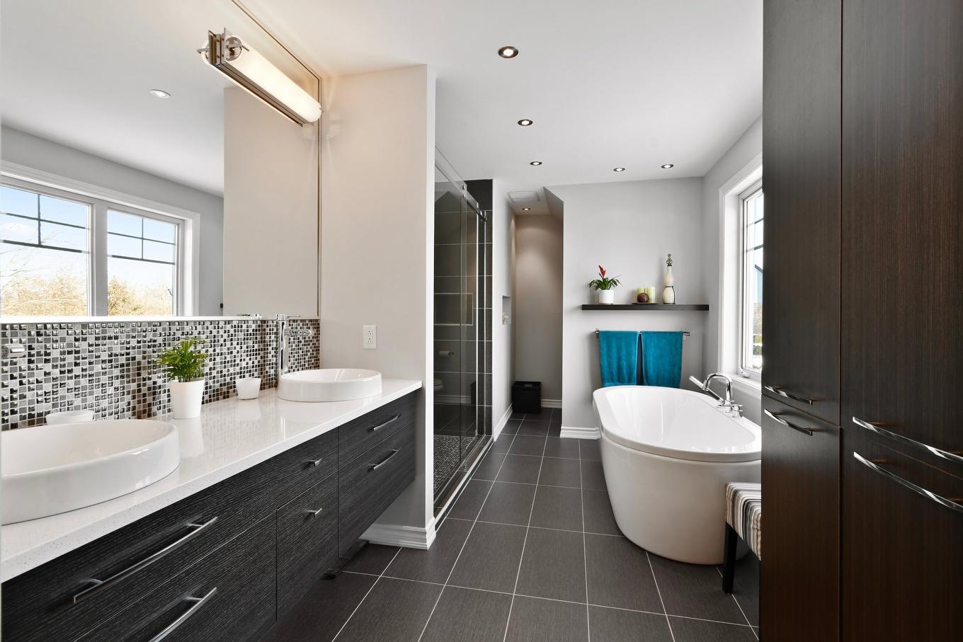 Ensuite bathroom - 155 Rue Des Hérons, La Prairie, QC - Indoor Photo Showing Bathroom