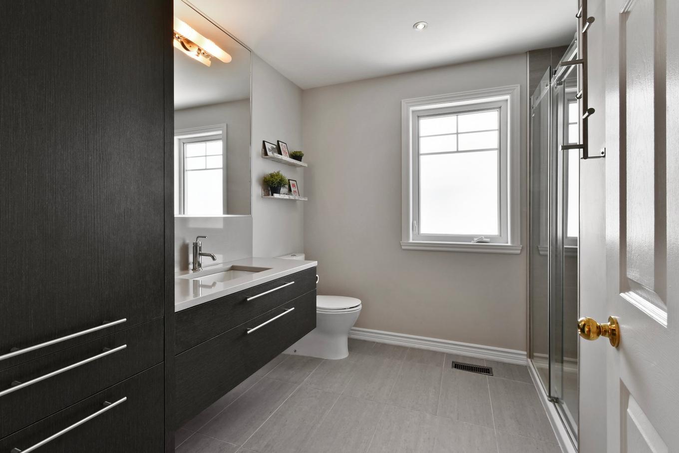 Bathroom - 155 Rue Des Hérons, La Prairie, QC - Indoor Photo Showing Bathroom