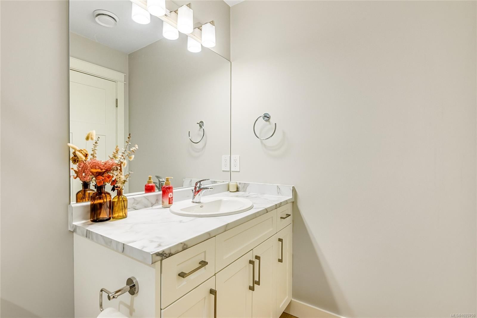 B-242 Petersen Rd, Campbell River, BC