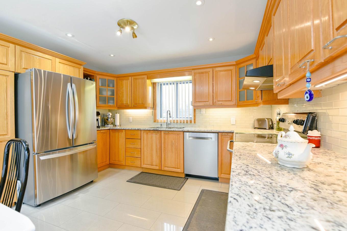 Kitchen - 817 Rue Parkway, Laval (Chomedey), QC - Indoor Photo Showing Kitchen