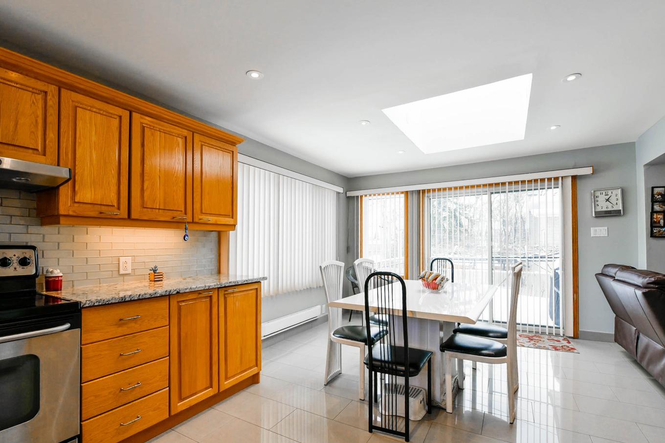 Kitchen - 817 Rue Parkway, Laval (Chomedey), QC - Indoor Photo Showing Kitchen