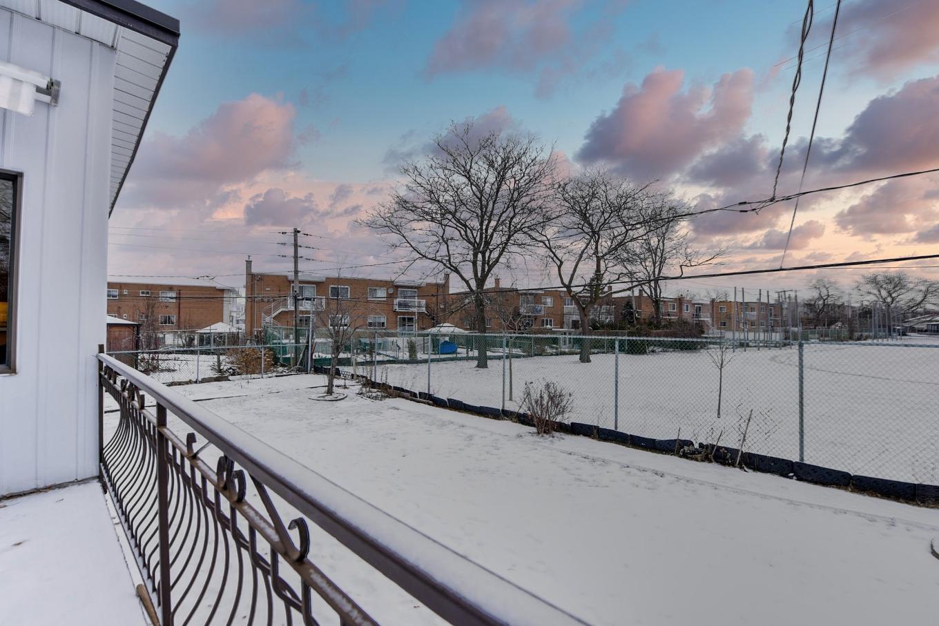 Backyard - 817 Rue Parkway, Laval (Chomedey), QC - Outdoor