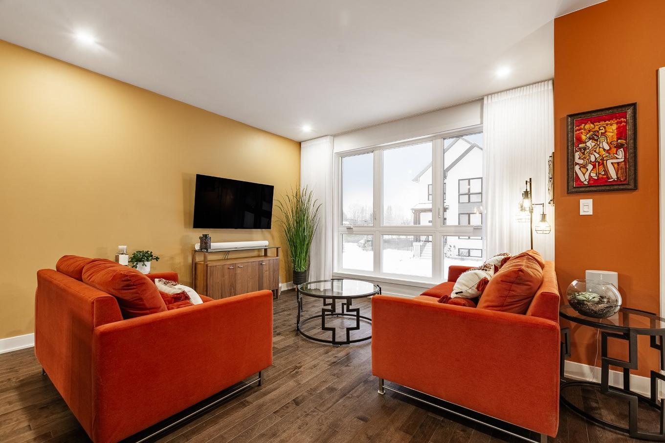 Salon - 2-138 Rue De Saguenay, Bromont, QC - Indoor Photo Showing Living Room