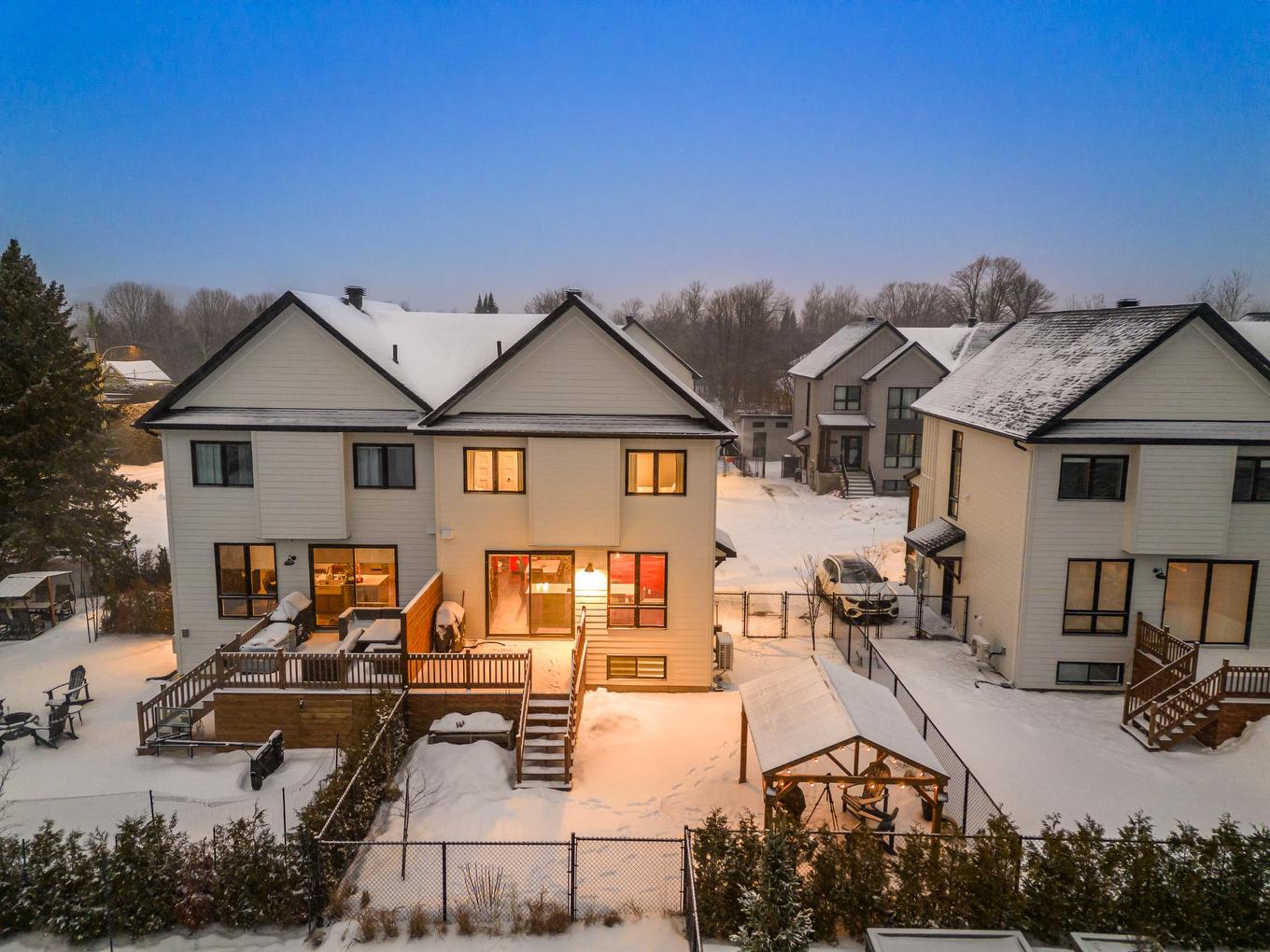 Photo aérienne - 2-138 Rue De Saguenay, Bromont, QC - Outdoor