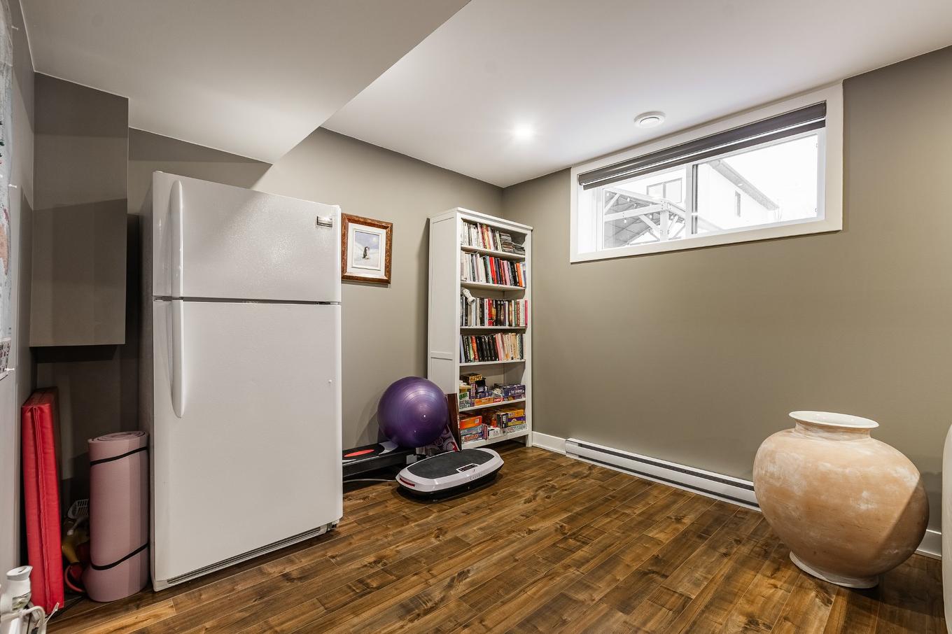 Salle familiale - 2-138 Rue De Saguenay, Bromont, QC - Indoor