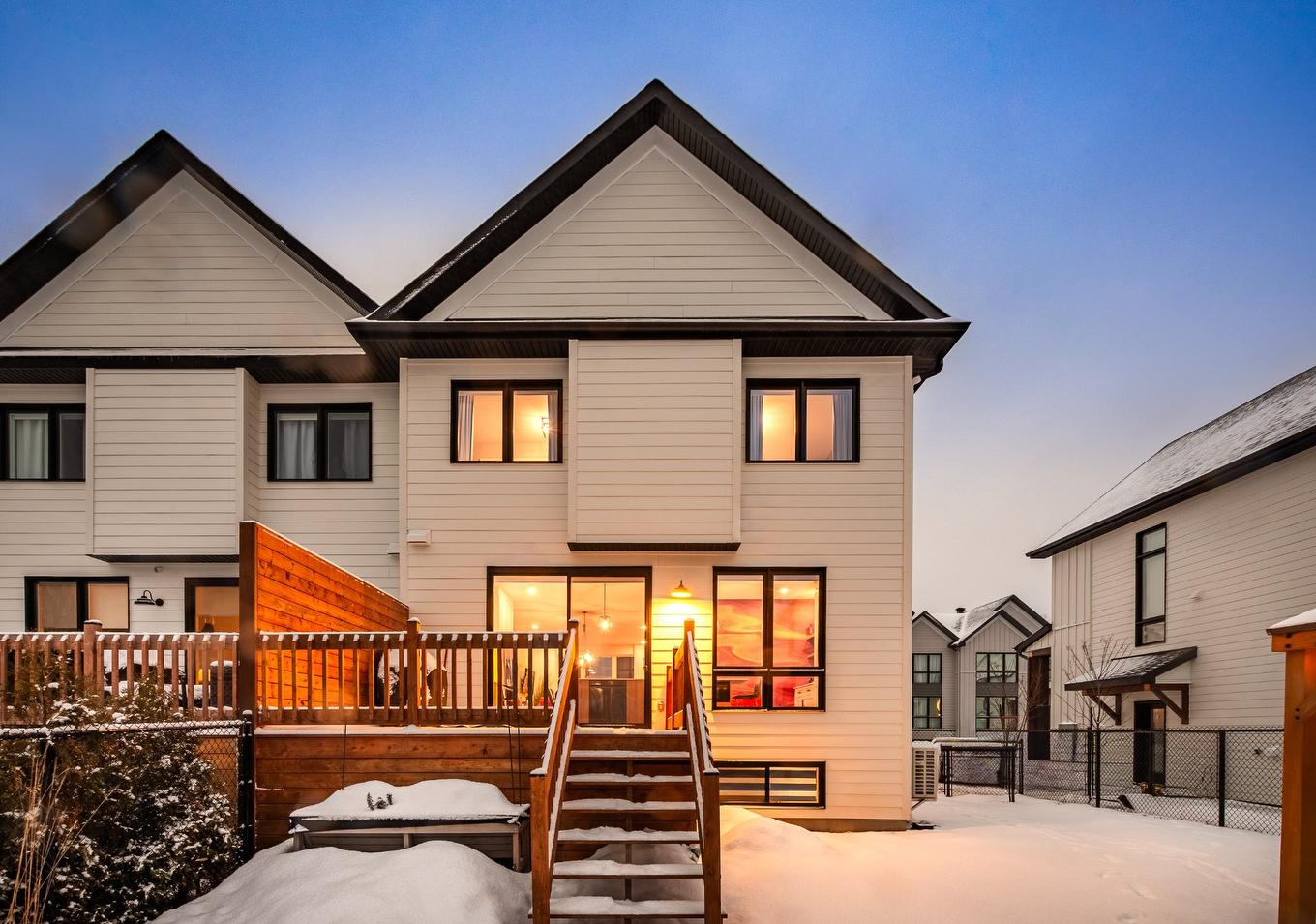 Face arrière - 2-138 Rue De Saguenay, Bromont, QC - Outdoor With Exterior