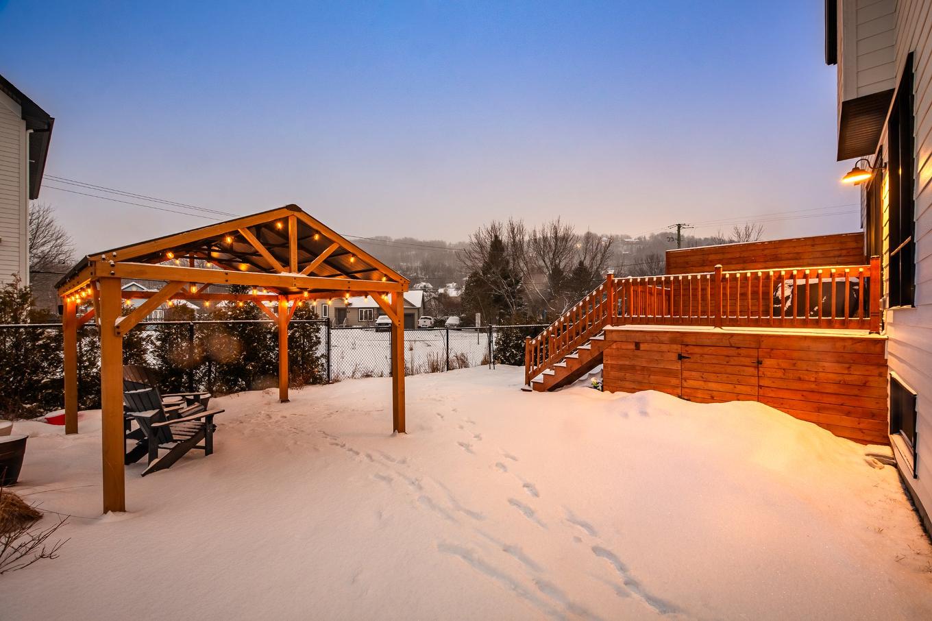 Cour - 2-138 Rue De Saguenay, Bromont, QC - Outdoor