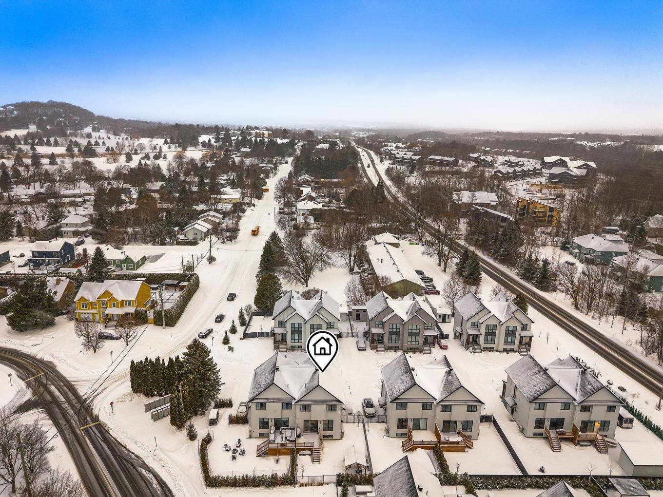 Photo aérienne - 2-138 Rue De Saguenay, Bromont, QC - Outdoor With View