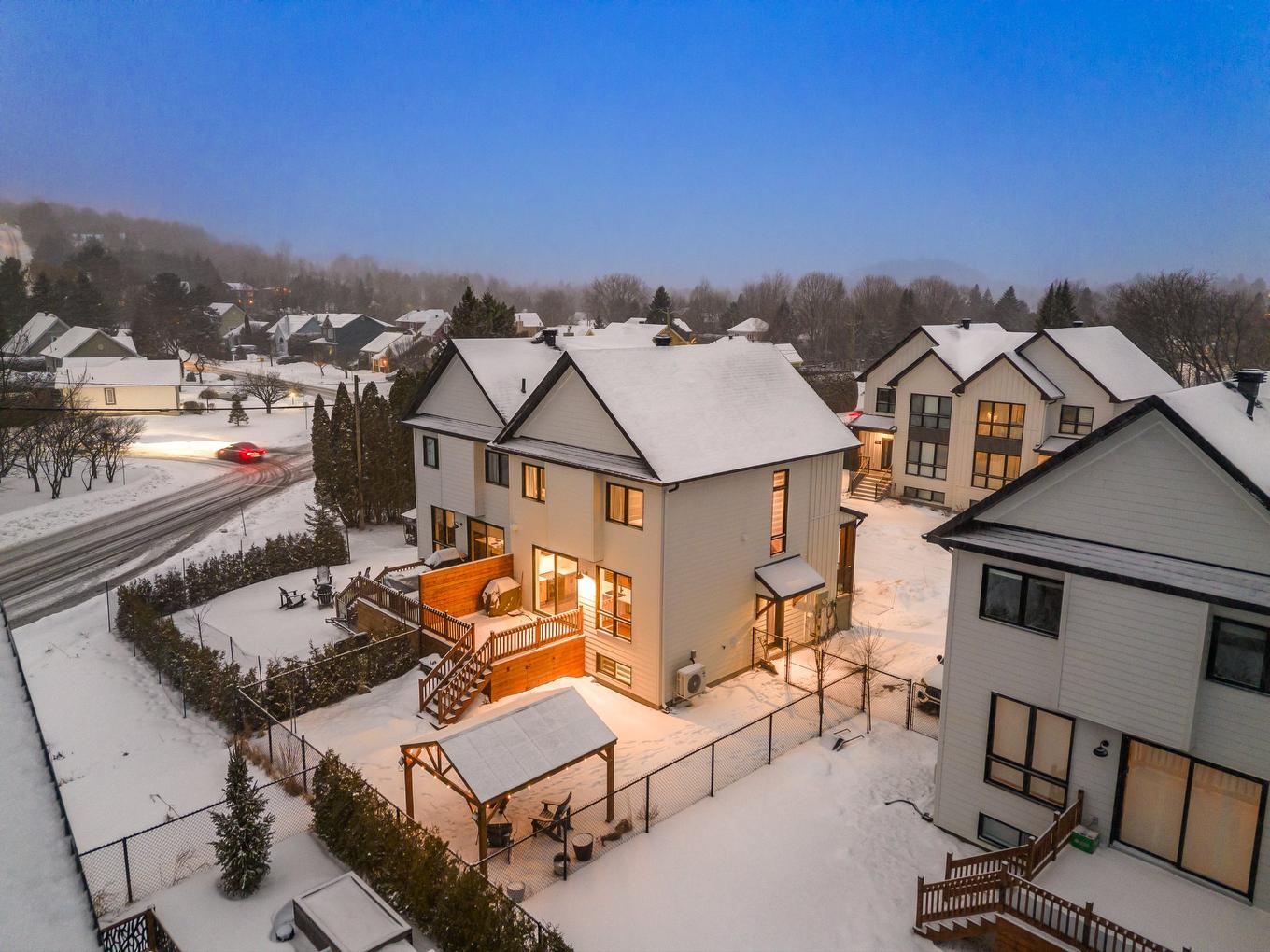 Photo aérienne - 2-138 Rue De Saguenay, Bromont, QC - Outdoor