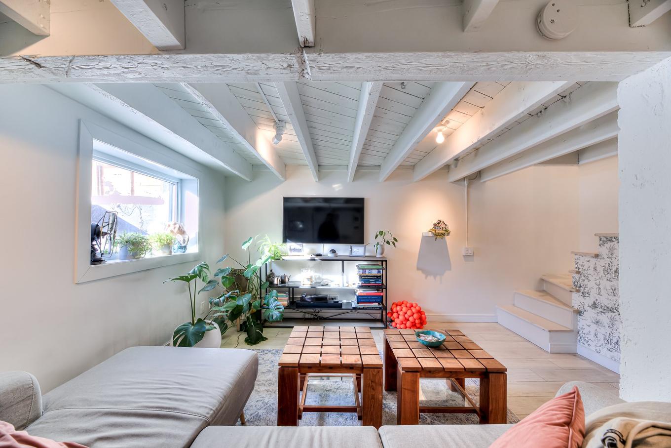 Salle familiale - 7300 Rue Marquette, Montréal (Villeray/Saint-Michel/Parc-Extension), QC - Indoor Photo Showing Living Room