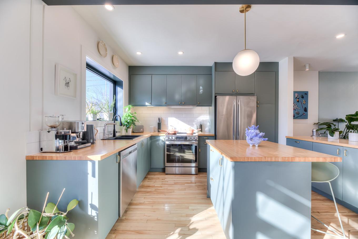 Cuisine - 7300 Rue Marquette, Montréal (Villeray/Saint-Michel/Parc-Extension), QC - Indoor Photo Showing Kitchen With Upgraded Kitchen