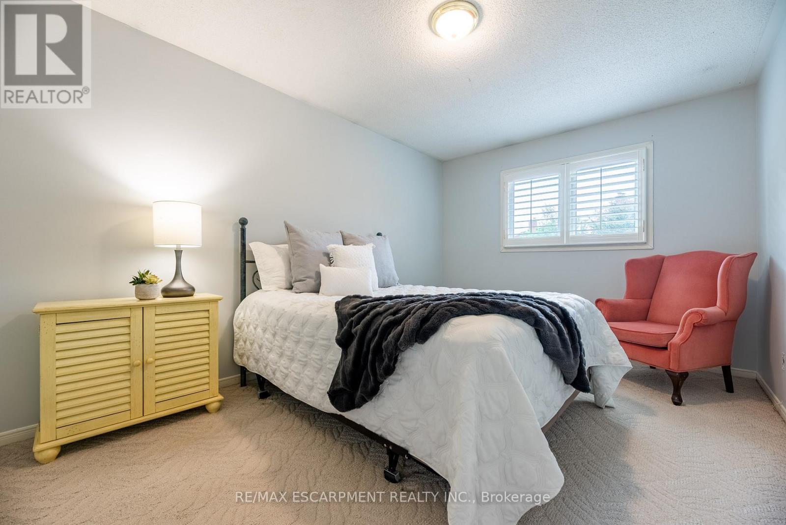 2054 Teeside Court, Mississauga, ON - Indoor Photo Showing Bedroom