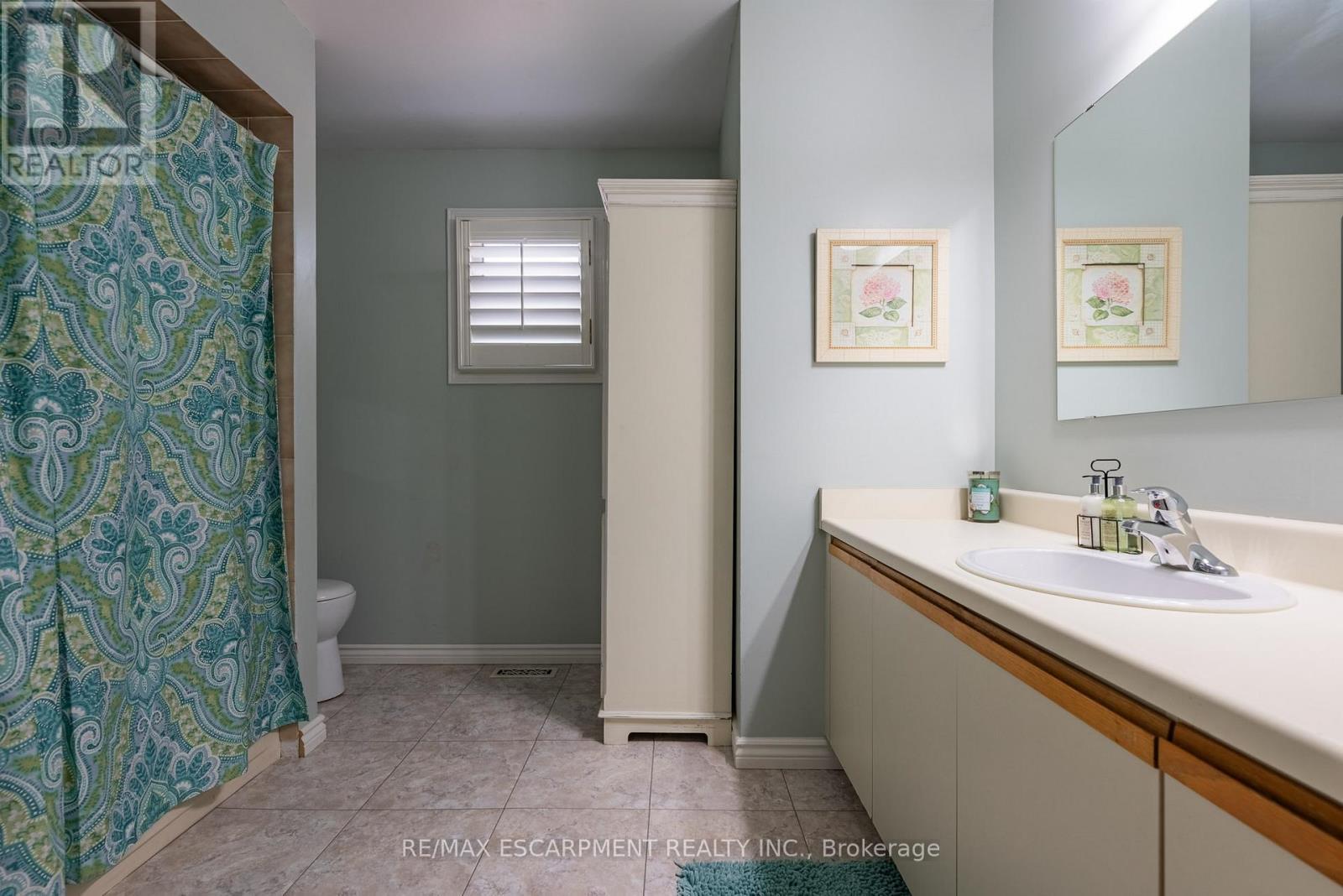 2054 Teeside Court, Mississauga, ON - Indoor Photo Showing Bathroom