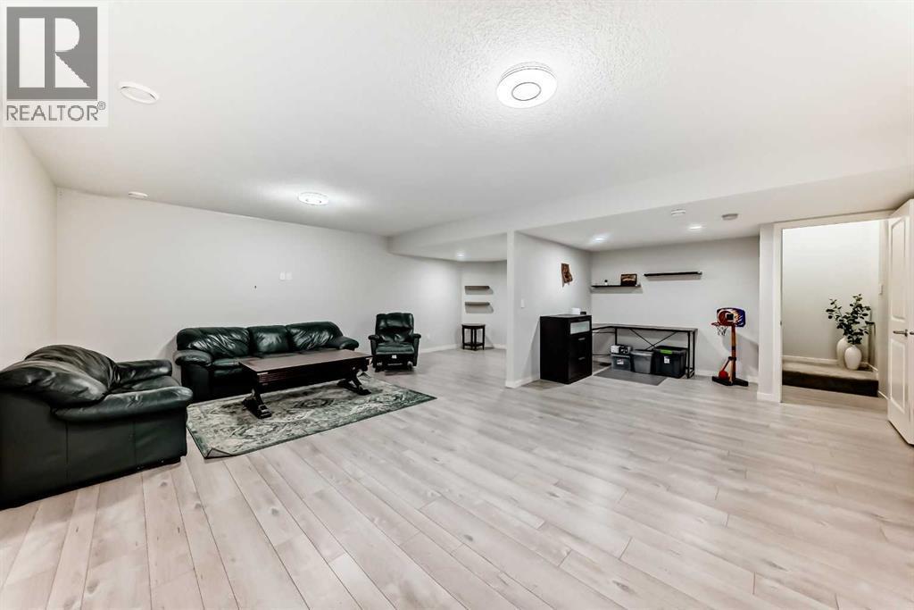 54 Seton Manor Se, Calgary, AB - Indoor