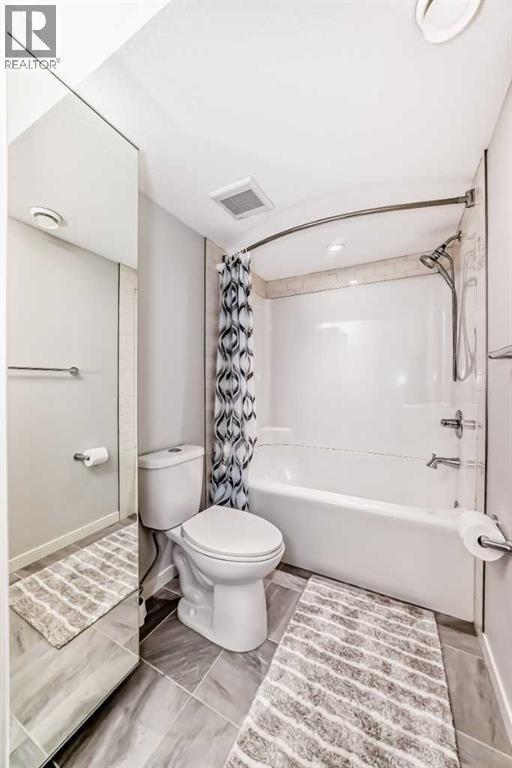 54 Seton Manor Se, Calgary, AB - Indoor Photo Showing Bathroom