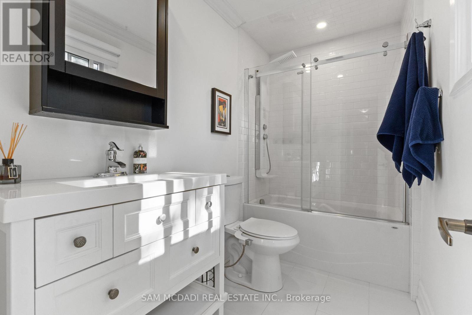 7 Pierpont Place, Mississauga, ON - Indoor Photo Showing Bathroom