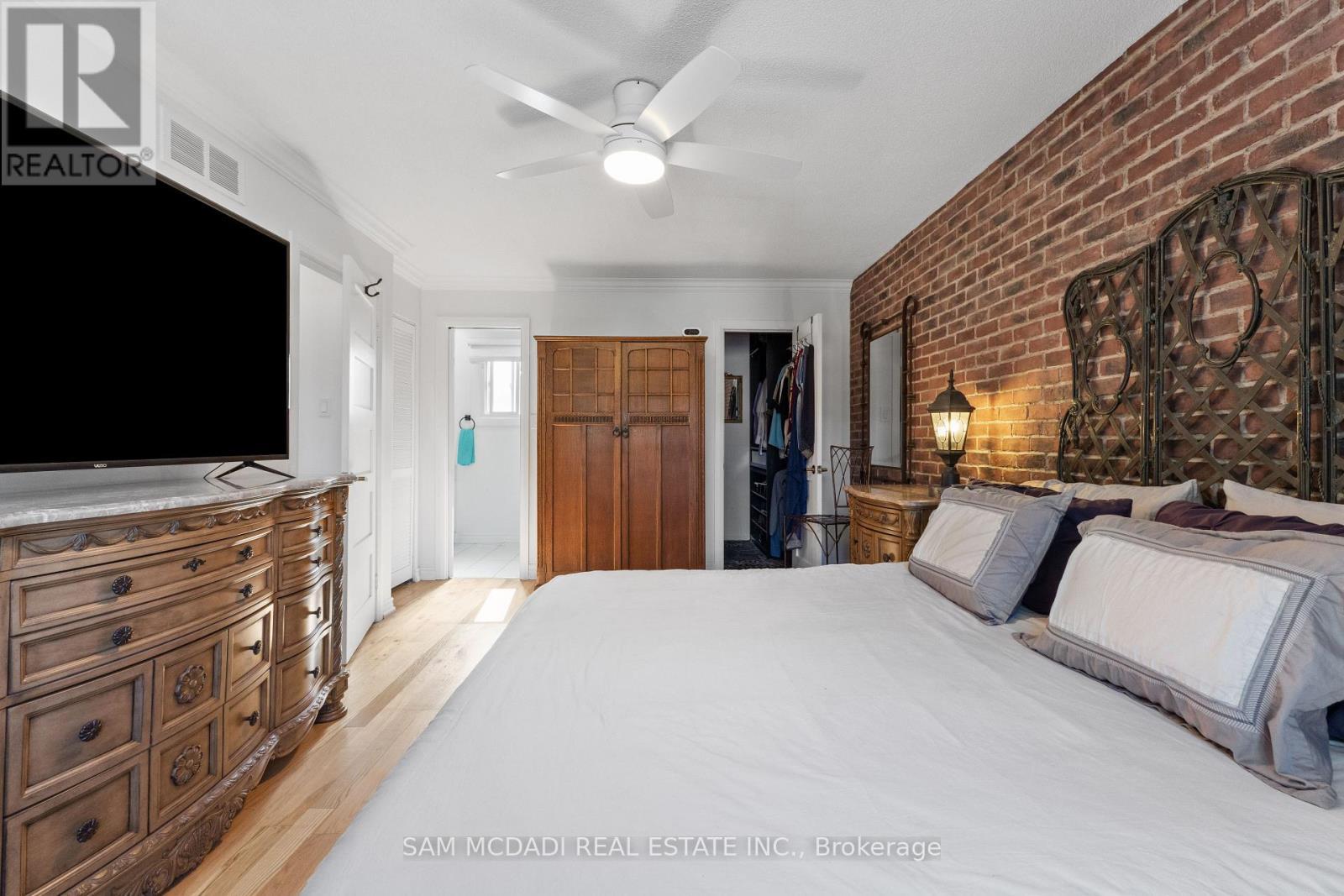 7 Pierpont Place, Mississauga, ON - Indoor Photo Showing Bedroom