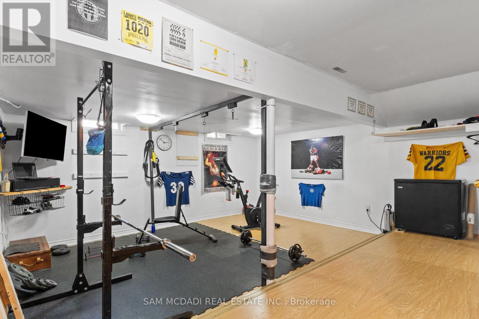 7 Pierpont Place, Mississauga, ON - Indoor Photo Showing Gym Room