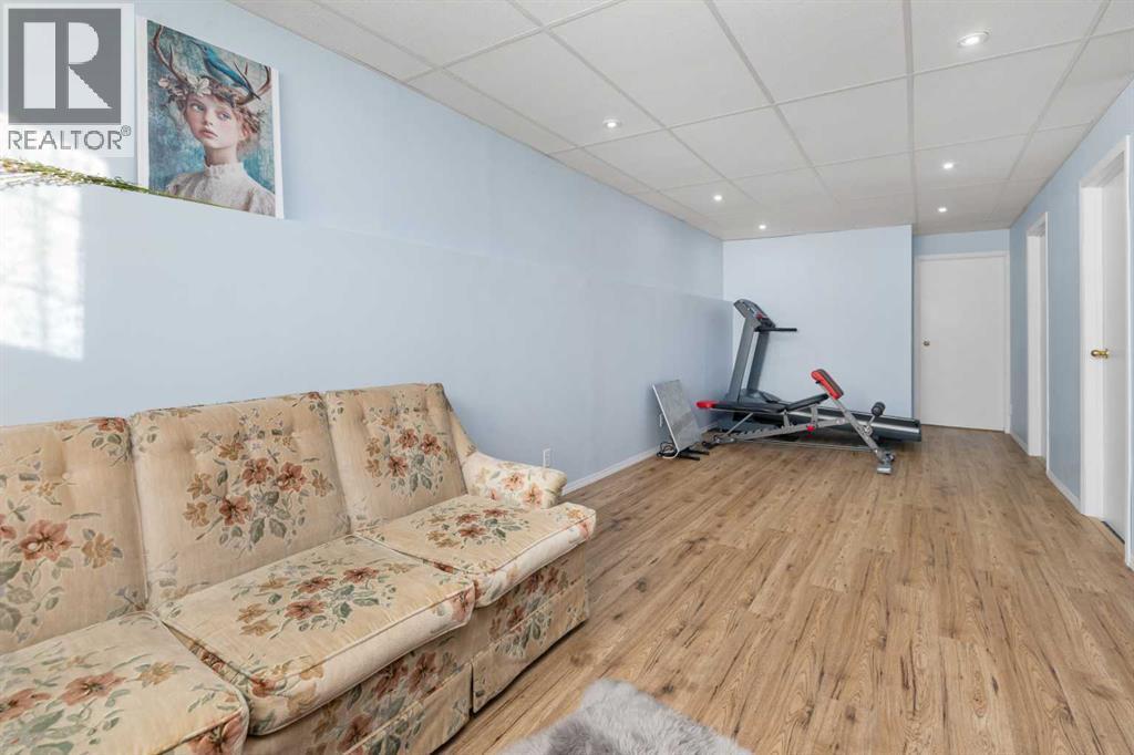 118 Bridleridge Way Sw, Calgary, AB - Indoor