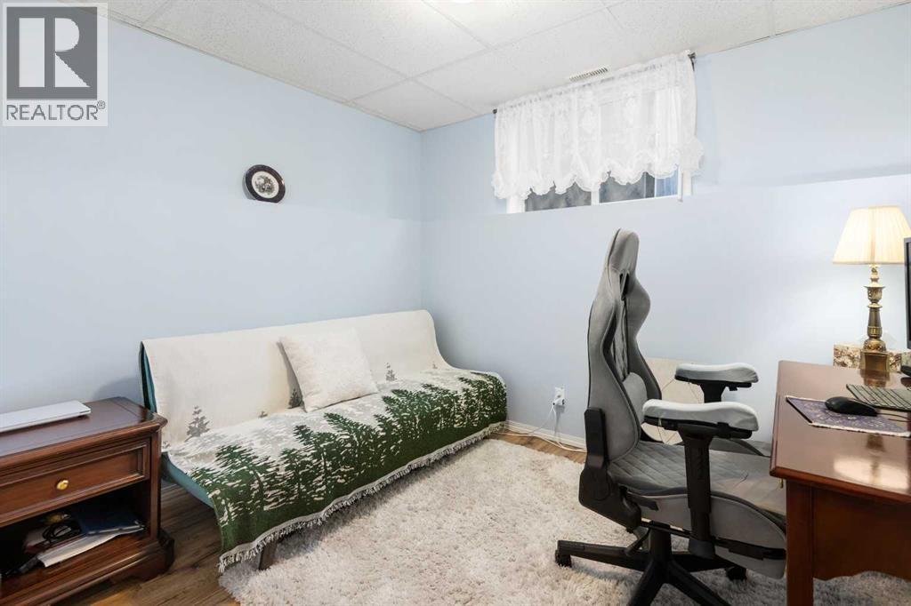 118 Bridleridge Way Sw, Calgary, AB - Indoor Photo Showing Office