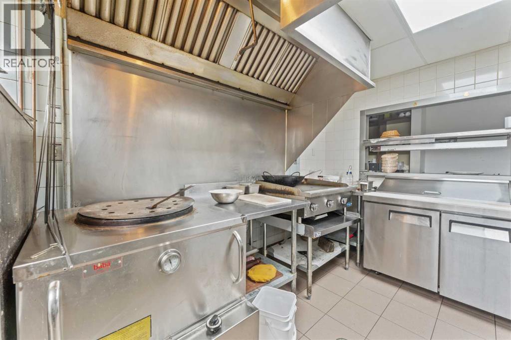 3220 17 Avenue Sw, Calgary, AB