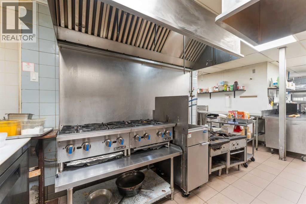 3220 17 Avenue Sw, Calgary, AB