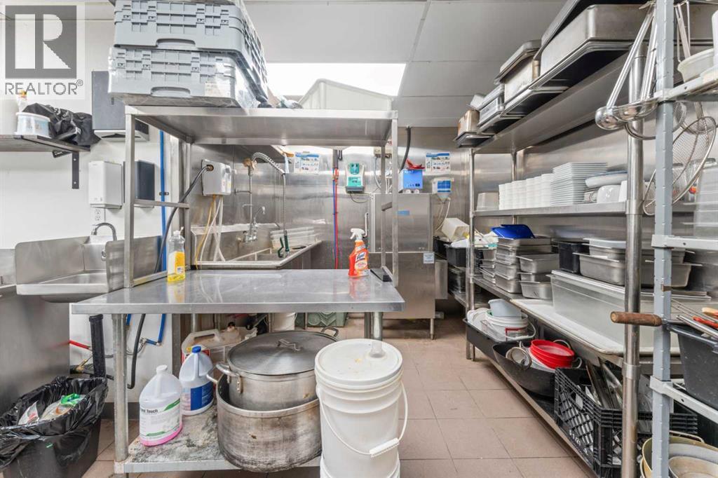 3220 17 Avenue Sw, Calgary, AB