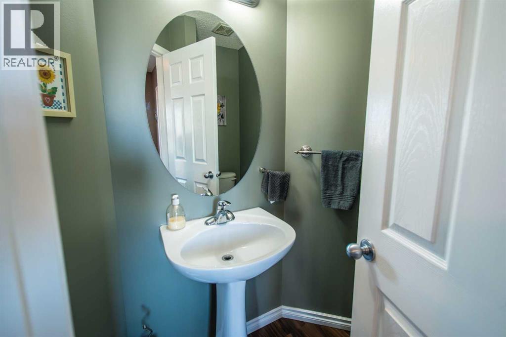 11 Saddlebrook Mews Ne, Calgary, AB - Indoor Photo Showing Bathroom