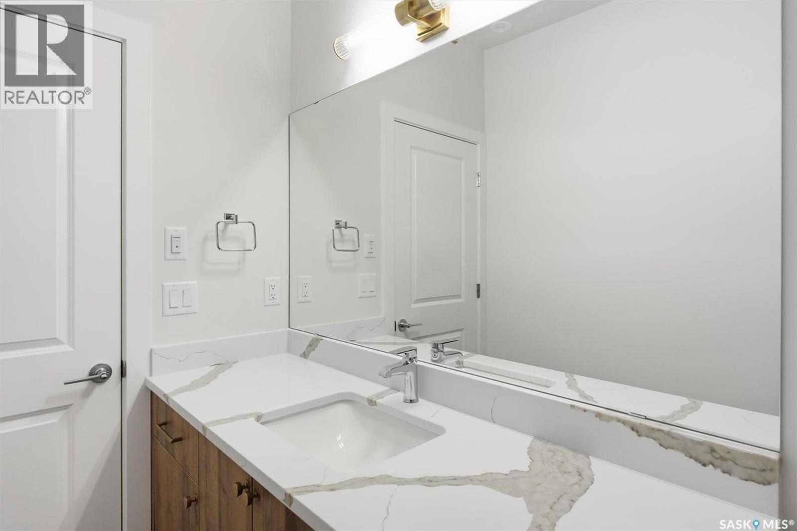 1303 101 Secord Way, Saskatoon, SK - Indoor Photo Showing Bathroom