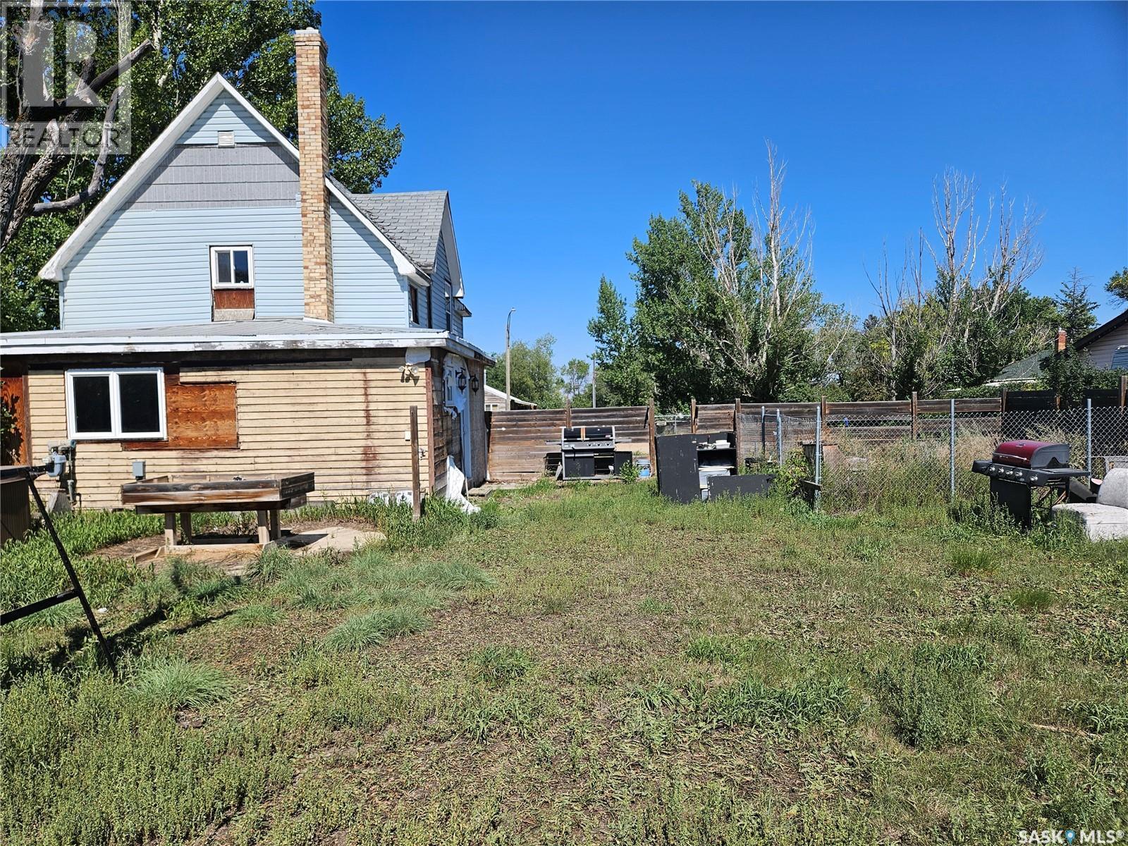 245 Oriole Avenue, Briercrest, SK - Outdoor