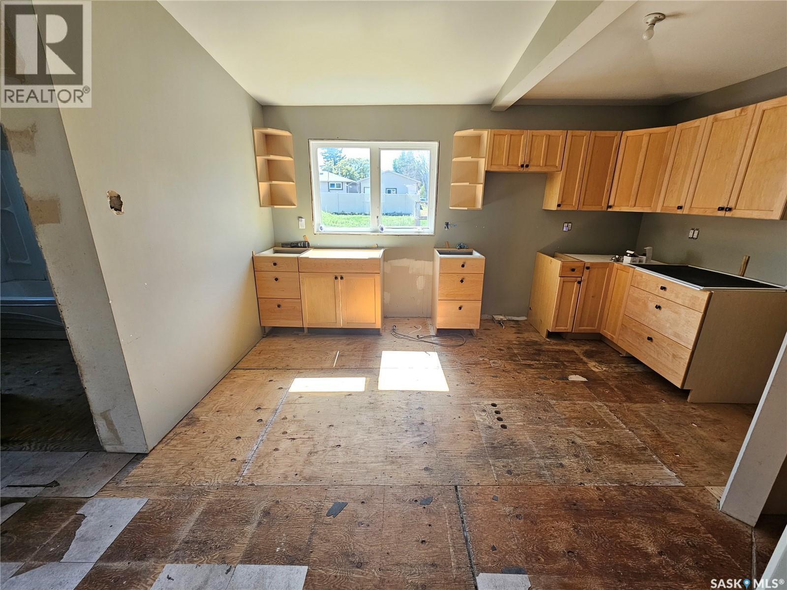 245 Oriole Avenue, Briercrest, SK - Indoor