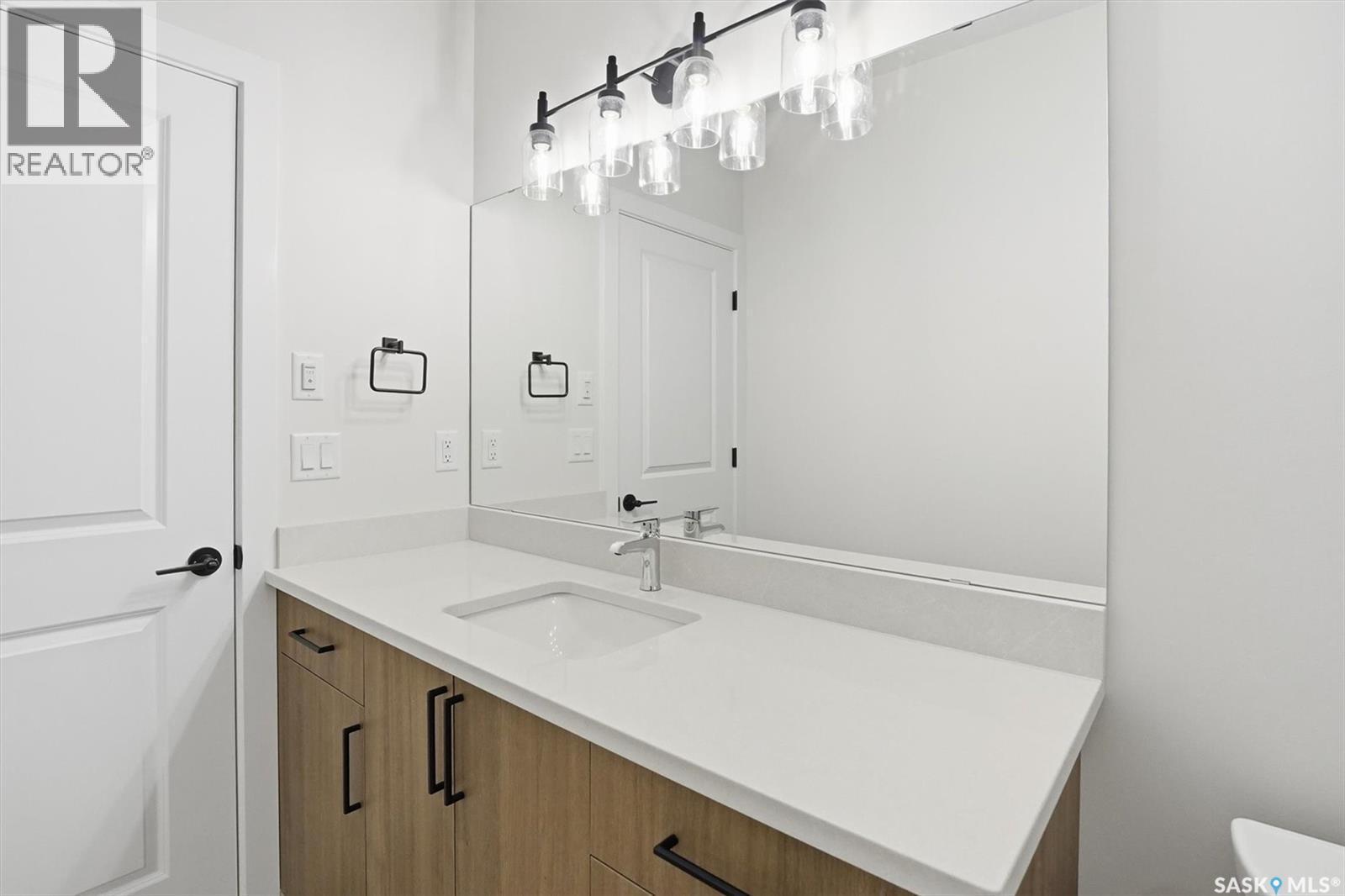 1304 101 Secord Way, Saskatoon, SK - Indoor Photo Showing Bathroom