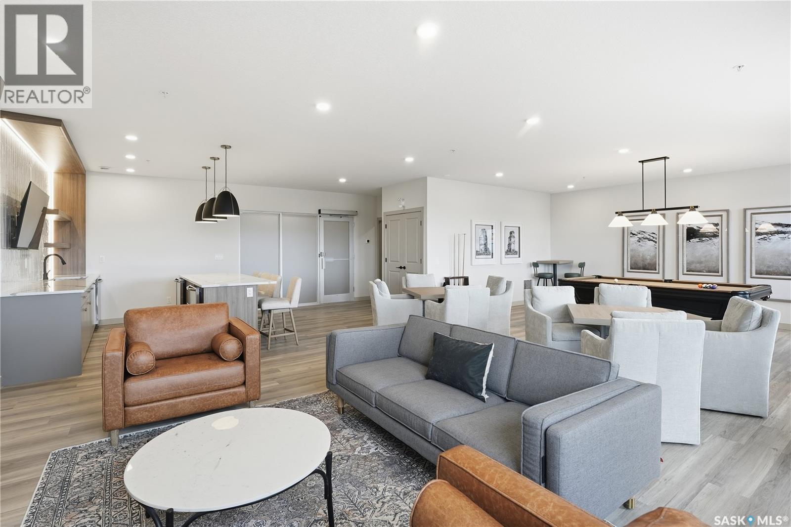 1304 101 Secord Way, Saskatoon, SK - Indoor Photo Showing Living Room