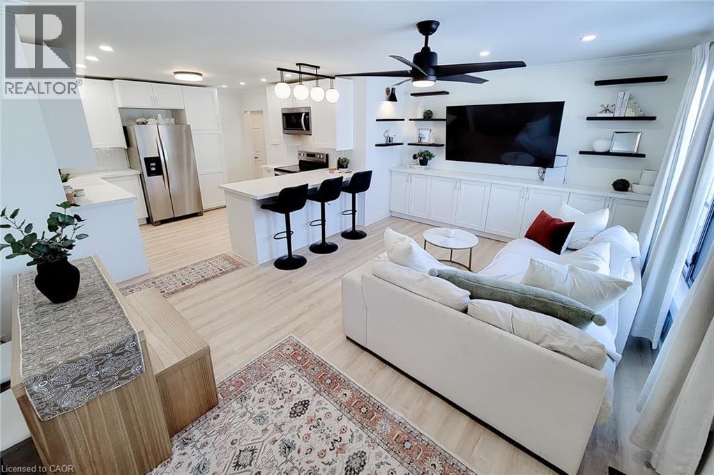 13 Unity Side Road, Caledonia, ON - Indoor