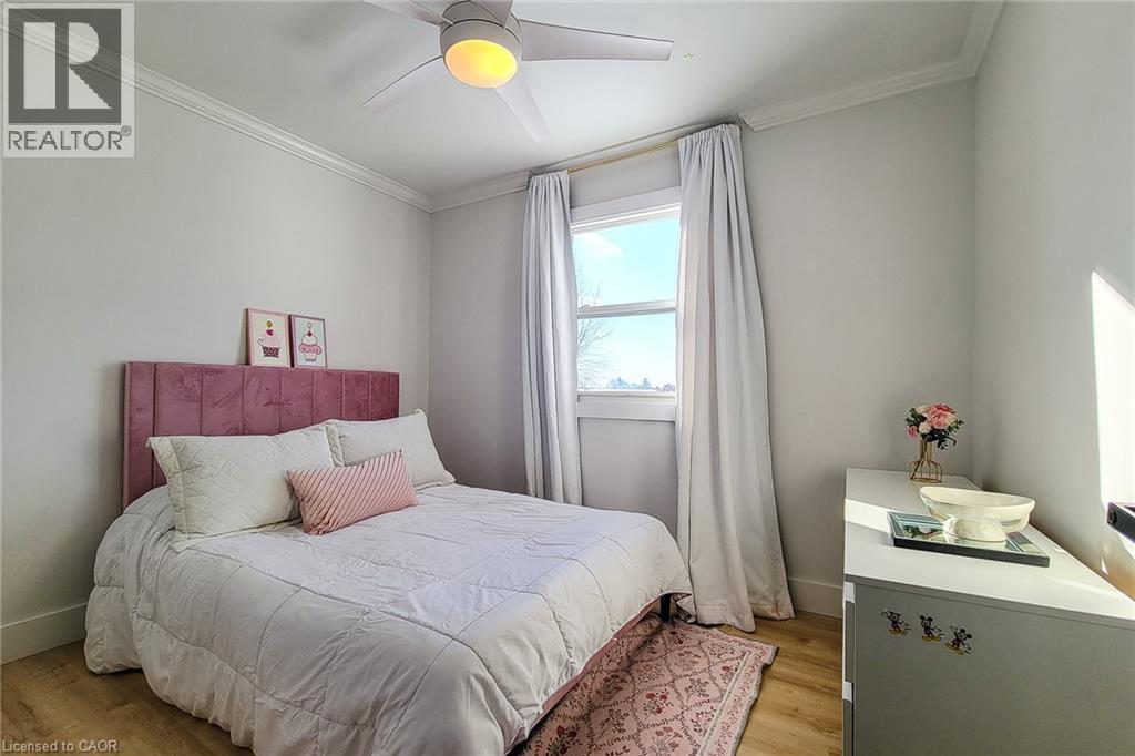 13 Unity Side Road, Caledonia, ON - Indoor Photo Showing Bedroom