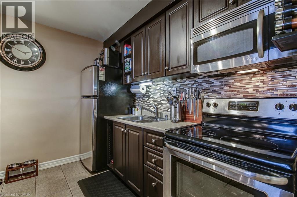 1858 Lakeshore Road W, Mississauga, ON