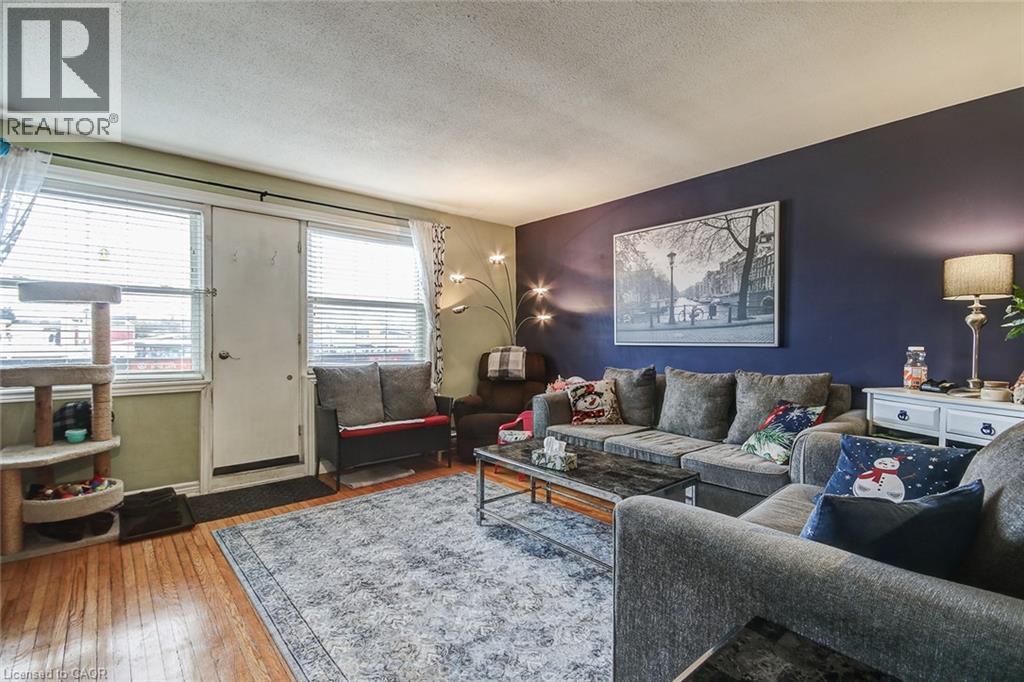 1858 Lakeshore Road W, Mississauga, ON