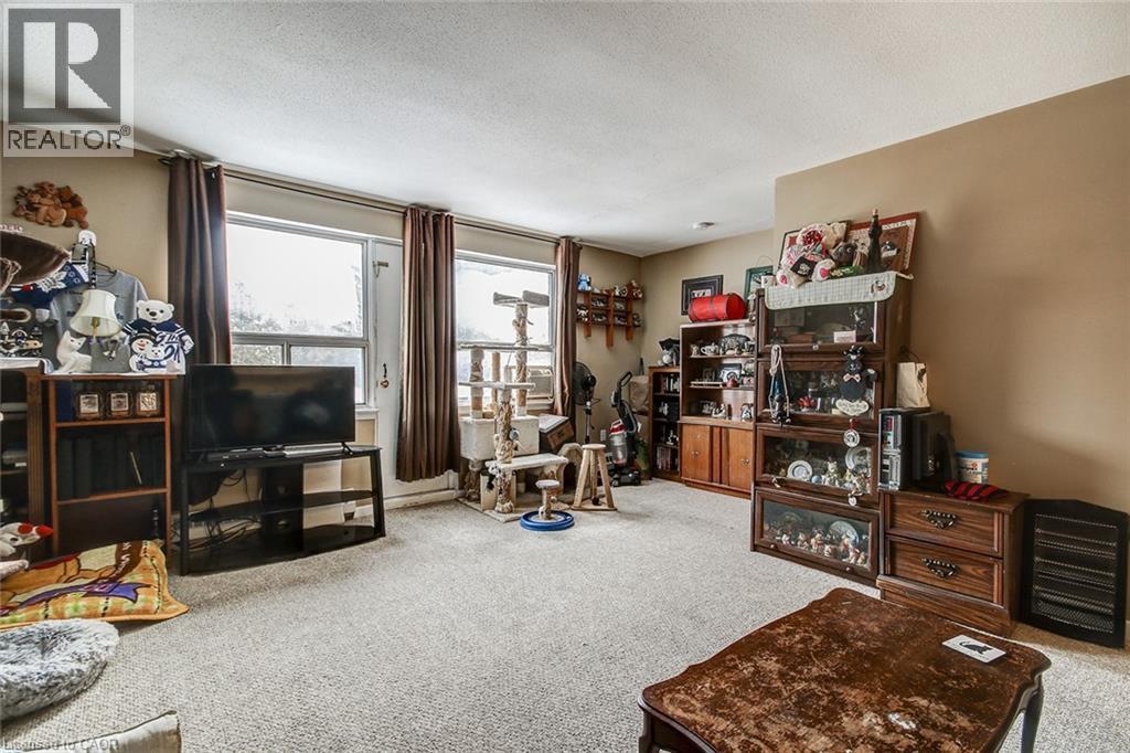 1858 Lakeshore Road W, Mississauga, ON