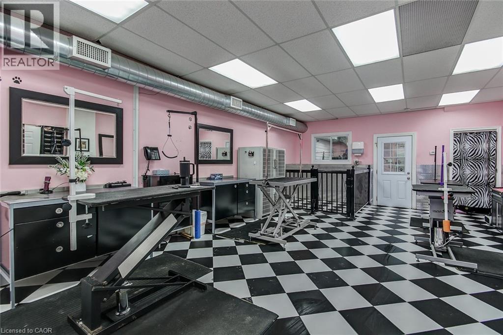 1858 Lakeshore Road W, Mississauga, ON