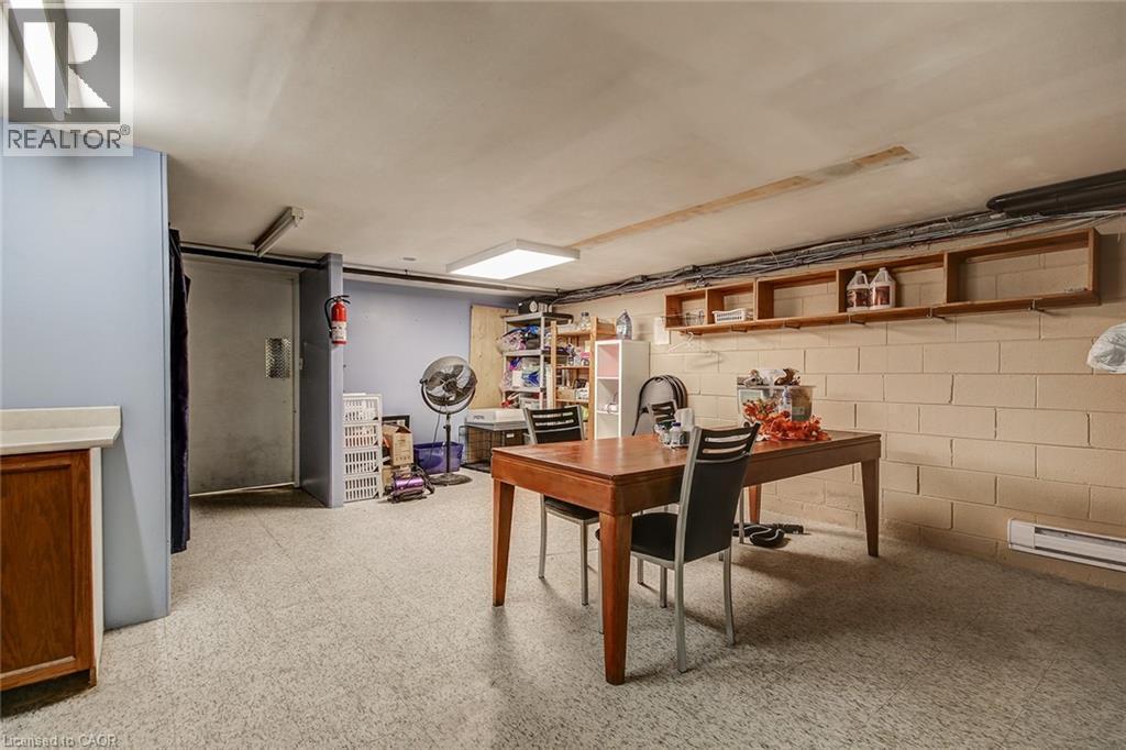 1858 Lakeshore Road W, Mississauga, ON