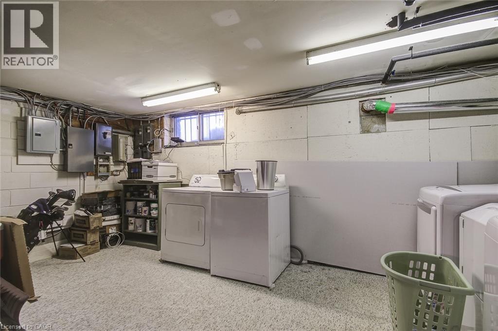 1858 Lakeshore Road W, Mississauga, ON