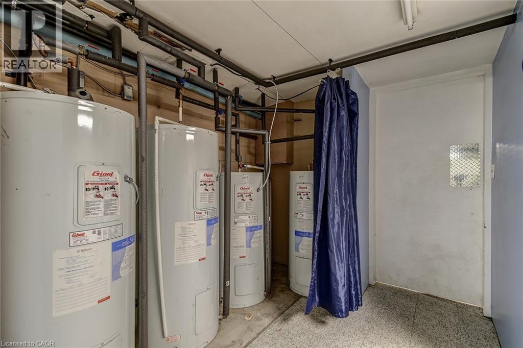 1858 Lakeshore Road W, Mississauga, ON