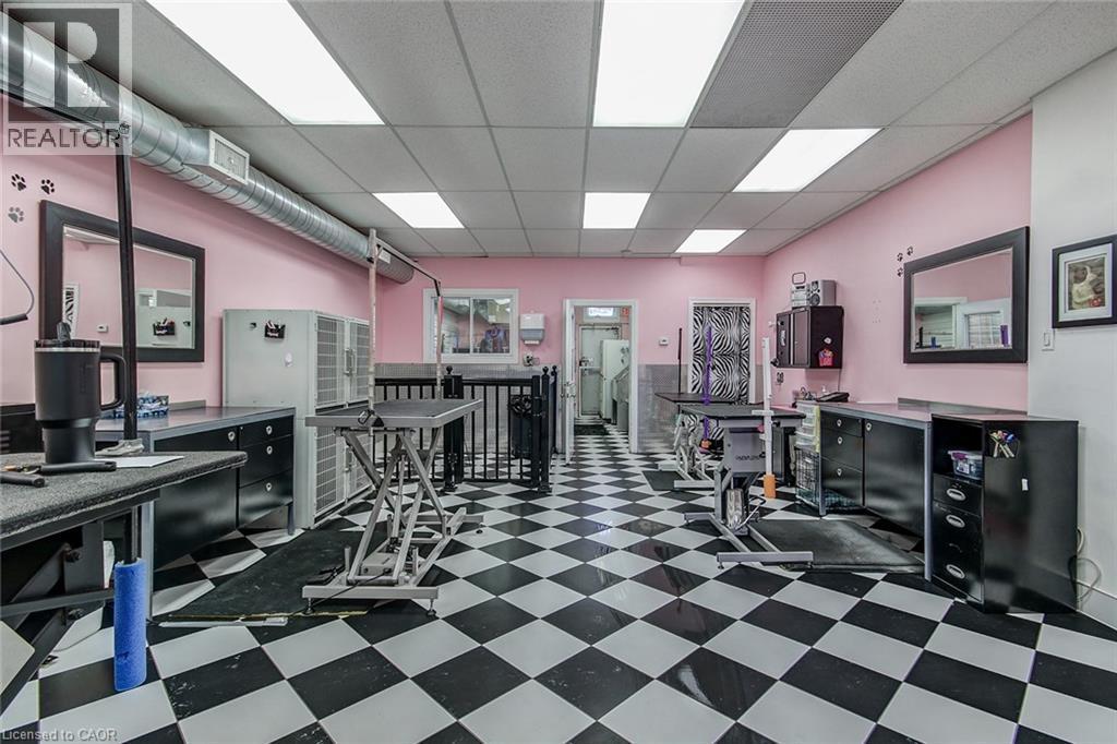 1858 Lakeshore Road W, Mississauga, ON